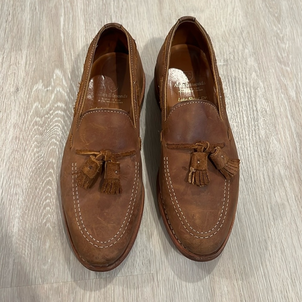 Allen Edmonds Mens Brown Leather Loafers.